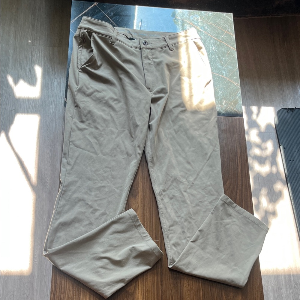 Classic Men's Khaki Chinos